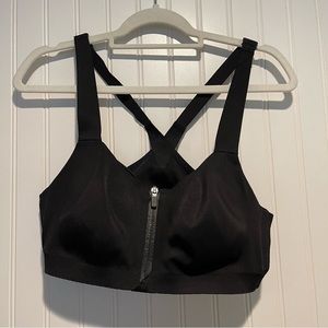 Victoria’s Secret front zip sports bra size 36C